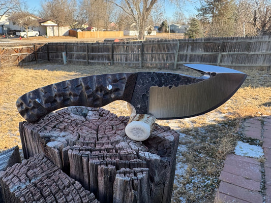 #218 Gut Hook Skinner